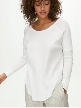 Aritzia TNA White Waffle Knit Thermal Knit Raglan Long Sleeve Pullover Top XXS
